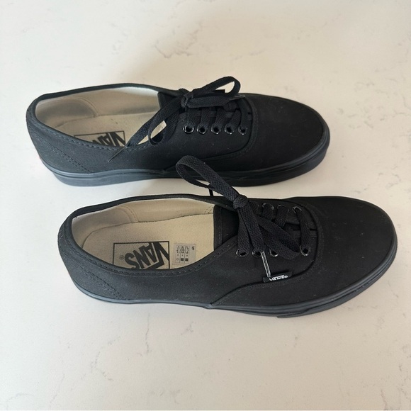 Vans Authentic Shoe in all black size: 8.5 M/ 10 W - Picture 2 of 5